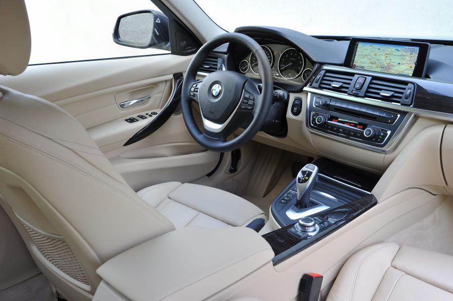  BMW 328i Touring Luxury 2012 года  (фото 26 из 200)